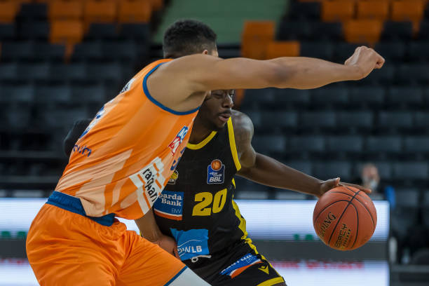 紧凑防线的 紧凑防线的