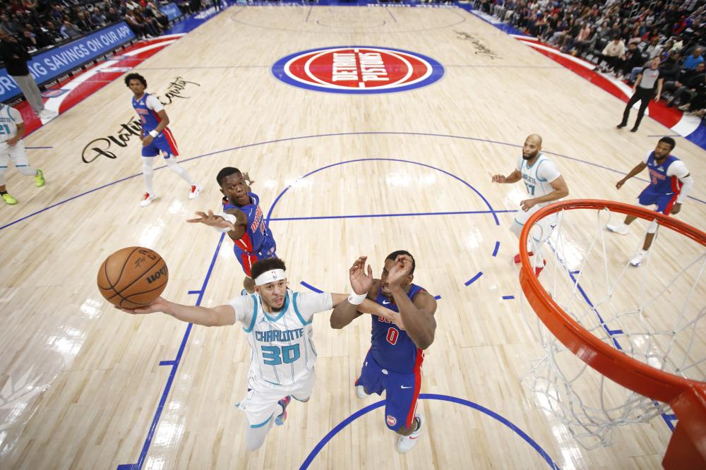 租借费用与 租借费用与